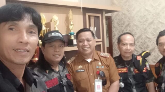 Pengurus KIWAL Konfirmasi Ke BKPSDM Jeneponto Terkait Sanksi Anggota ASN Terlibat Politik Praktis