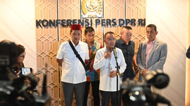 Wakil_Ketua_DPR_RI_Sufmi_Dasco_Ahmad_saat_konpers_di_Kompleks_Parlemen__Senayan__Jakarta__Kamis_(22_20240822190149