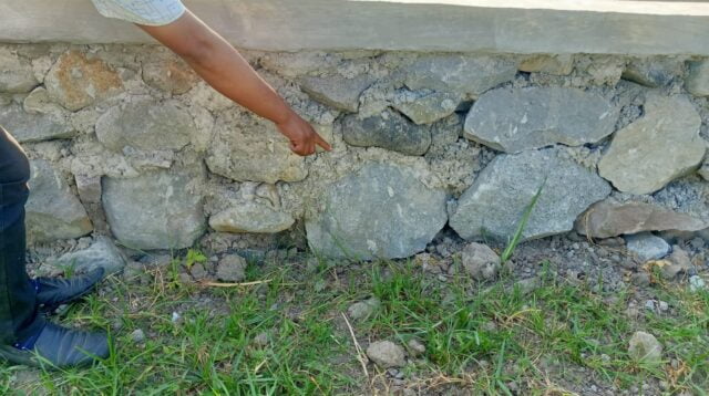 Pembangunan Saluran Irigasi di Desa Kepuhkajang Perak Kuat Dugaan Tidak Sesuai Bestek