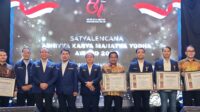 Bulan Bakti Karang Taruna Nasional 2024, Pj Bupati Jeneponto Terima Penghargaan Satyalancana Aditya Karya Mahatva Yodha