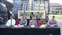 Polda Kalbar Amankan 4 Kontainer Terkait Importasi Pakaian Bekas Senilai 7,3 Milyar, Satu Tersangka Berhasil Ditangkap.