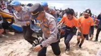 Berwisata, Belasan Siswa SMP Mojokerto Terseret Ombak di Pantai Drini, 3 Tewas dan 1 Hilang