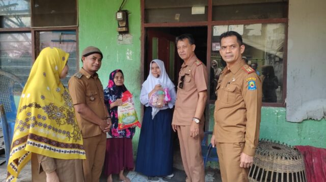 Pemkab Jeneponto Salurkan Bantuan Beras Premium Bersumber Dari Dana Sukarela Aparatur Sipil Negara (ASN)