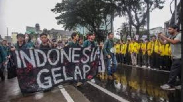 Indonesia Terang : Jokowi Diadili Atau Prabowo Tumbang