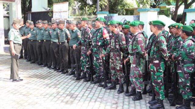 Pasi Pers Kodim 1425 Jeneponto Lettu Inf Muhammad Tola, Beri Pengarahan Kepada Prajurit.0
