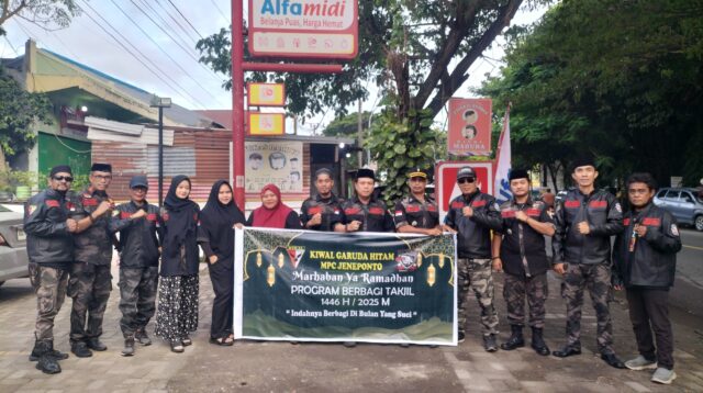 Ormas KIWAL Garuda Hitam Jeneponto, Berbagi Takjil Gratis, Andi Zulkarnain : Berkah Ramadhan