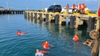 Ekspresikan Kepedulian Lingkungan UPP Klas III Benteng Bersihkan Sampah Dasar Laut