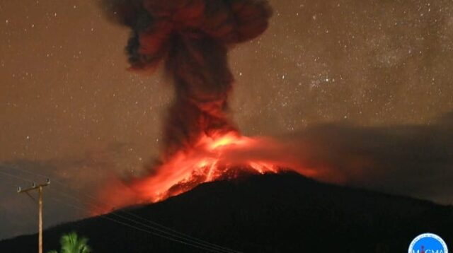 Erupsi Gunung Lewotobi Laki-Laki Disertai Dentuman Keras, Status Siaga Level III