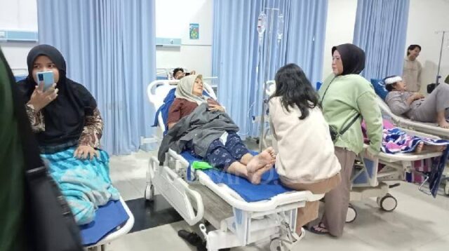 Diduga Keracunan Makanan Bergizi Gratis, Puluhan Siswa MAN 1 Cianjur Dirawat