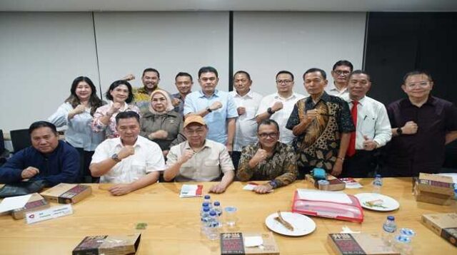 Para inisiator dan pengurus Garuda Asta Cita Nusantara berfoto bersama usai FGD pembentukan tim pendampingan Koperasi Merah Putih Langkah Nyata Garuda Asta Cita Nusantara Kawal Koperasi Merah Putih Berbasis Nasionalisme