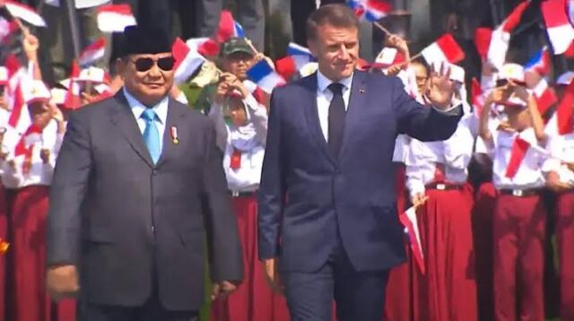 Presiden Prabowo Terima Kunjungan Kenegaraan Resmi Presiden Macron di Istana Negara