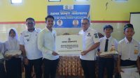 Bupati Jeneponto Serahkan Seragam Sekolah, Dorong Pemerataan Pendidikan Berkualitas