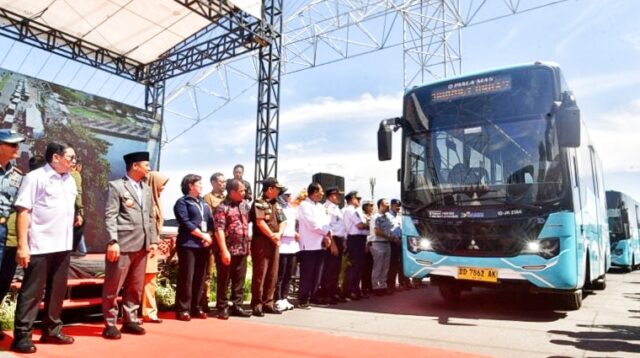 Gubernur Sulsel Andi Sudirman : 27 Bus Trans Resmi Beroperasi, Gratis Untuk Masyarakat