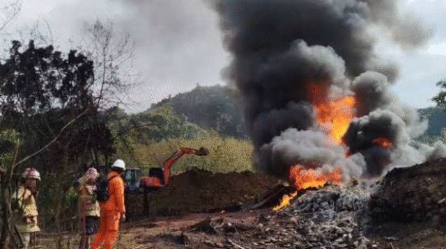 Sumur Minyak Berapi Ilegal Belum Juga Padam Dihari Ke Enam di Blora