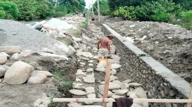 eee6766383a649abacd82aa8dacf5d2d22ca5e195a474a40b19b273dea64066f.0