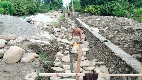 eee6766383a649abacd82aa8dacf5d2d22ca5e195a474a40b19b273dea64066f.0