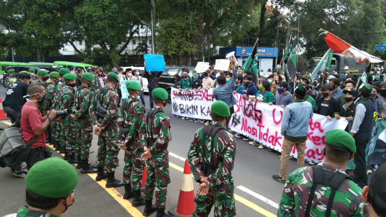 Demo-Mahasiswa