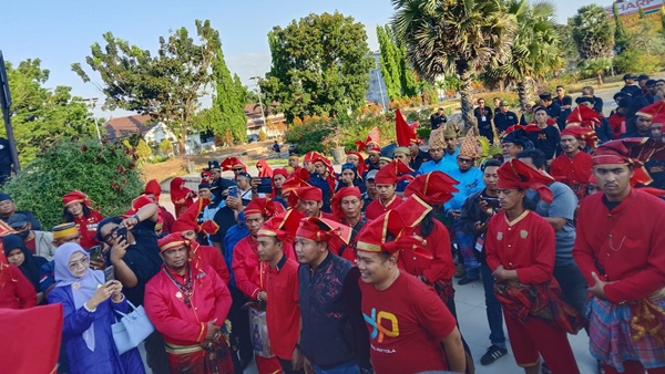 Apel Gelar Pasukan Kesultanan Gowa di Museum Balla Lompoa, Sungguminasa, Kabupaten Gowa, Sabtu (1/8/2026). Apel Gelar Pasukan Kesultanan Gowa di Museum Balla Lompoa, Sungguminasa, Kabupaten Gowa, Sabtu (1/8/2026).
